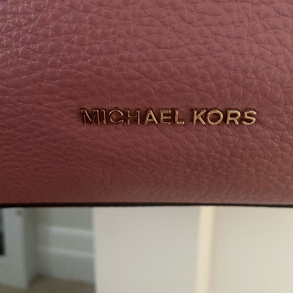 Michael Kors Mauve Shoulder Bag NEW 
never used with Satin Dust bag! Perfect - Picture 2 of 3